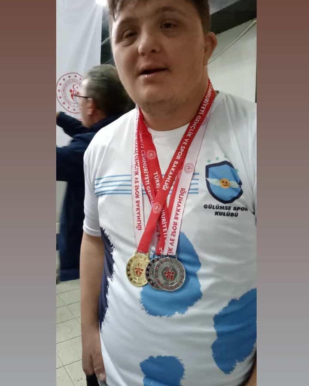 Tayfur Girgin is on the stage