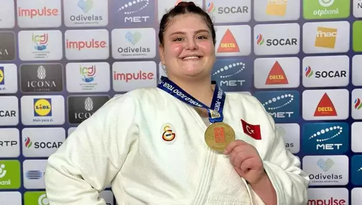 Gold medal from Hilal Öztürk